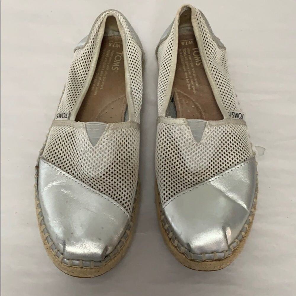 TOMS ESPADRILLE PLATINUM &‎ MESH FLATS SIZE 7:5